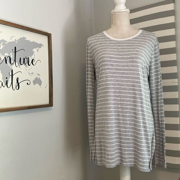 Athleta Light Gray & White Striped Threadlight Layering Top Size Medium - Picture 1 of 9
